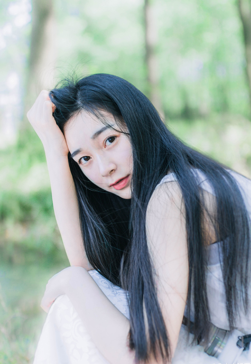 “这个文和就无需操心了，我自有方法让它回来。”吕布看着贾诩，两人同时笑了起来。